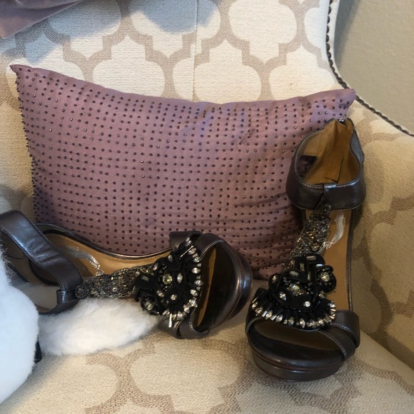 🌺Elie Tahari leather and embellished stilettos - Picture 6 of 12